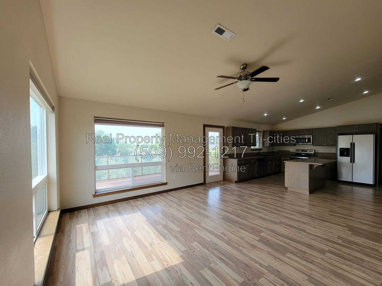 689 Tanglewood Dr #A - Photo 4 of 11