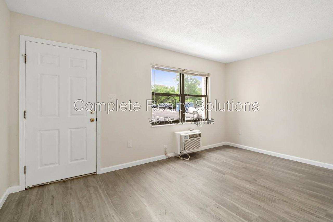 790 Country Aire Ct #309 - Photo 4 of 17