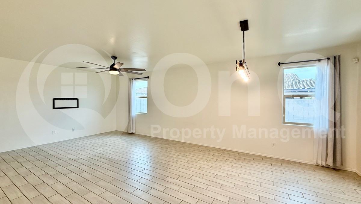 3403 W Pollack St - Photo 6 of 25
