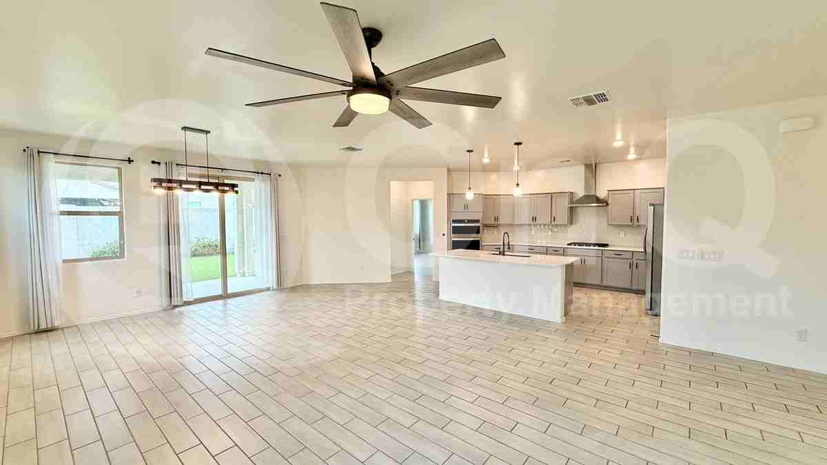 3403 W Pollack St - Photo 7 of 25