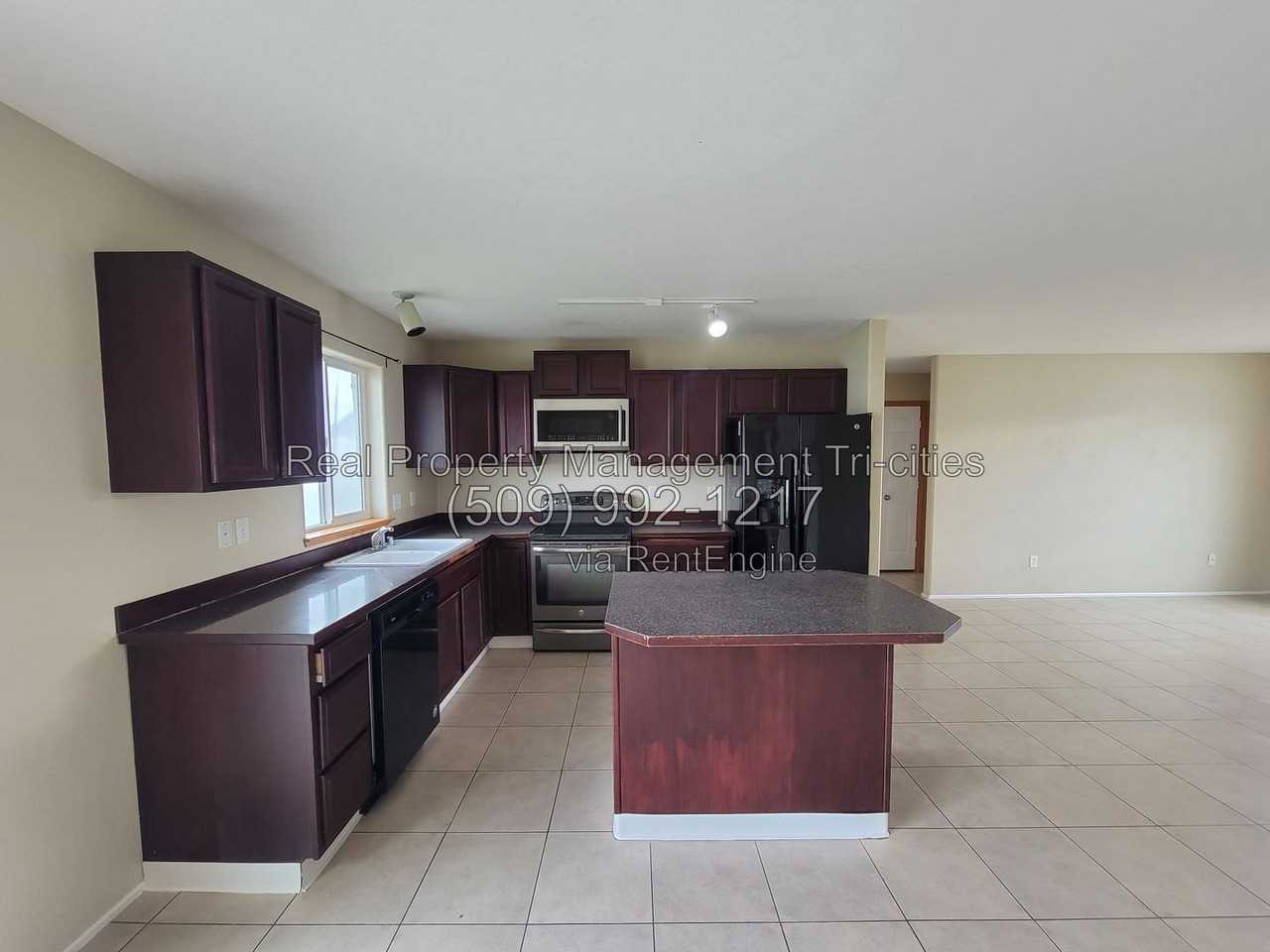 6305 Thistledown Dr - Photo 3 of 16