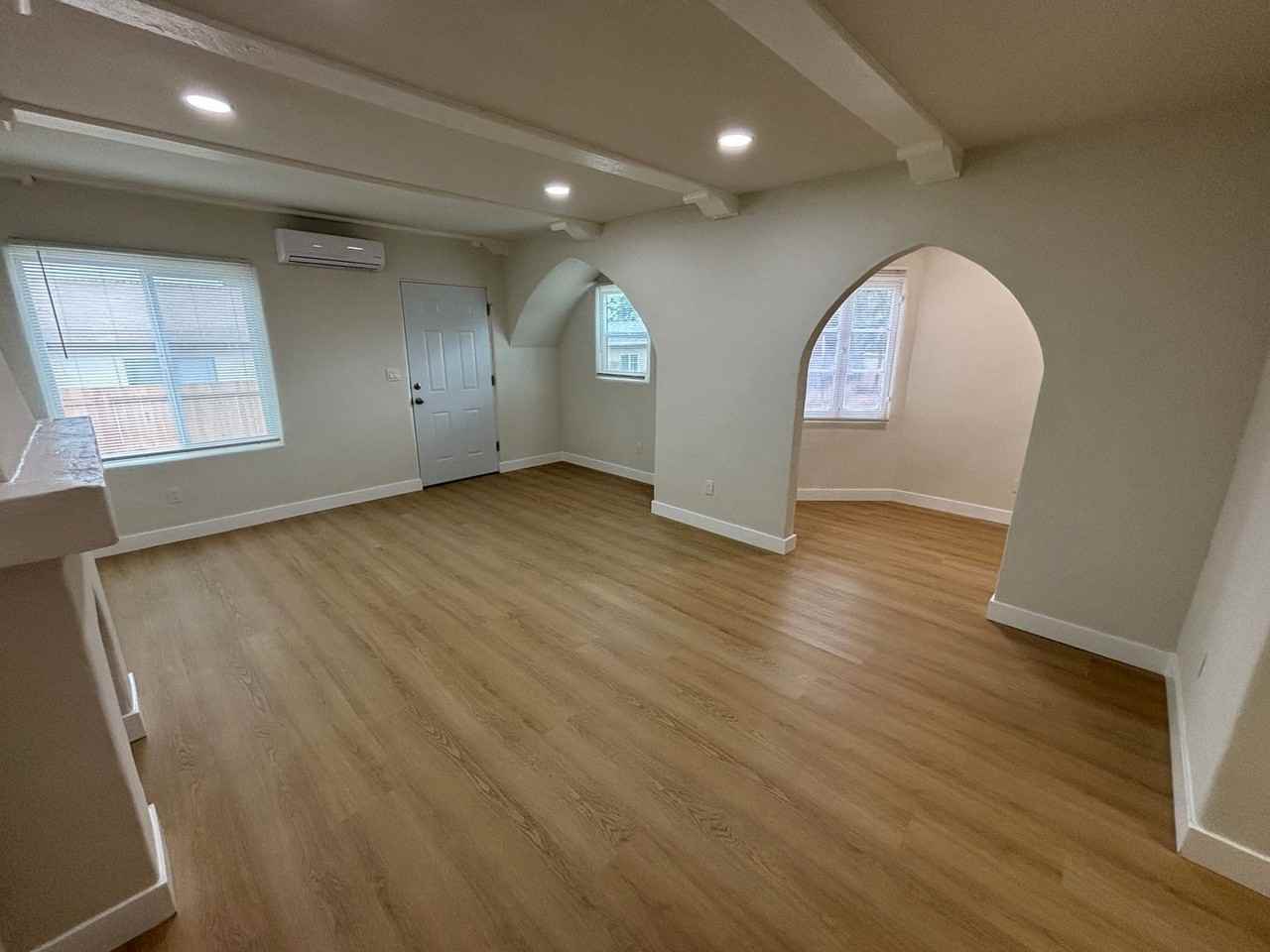 24337 Myers Ave - Photo 4 of 22