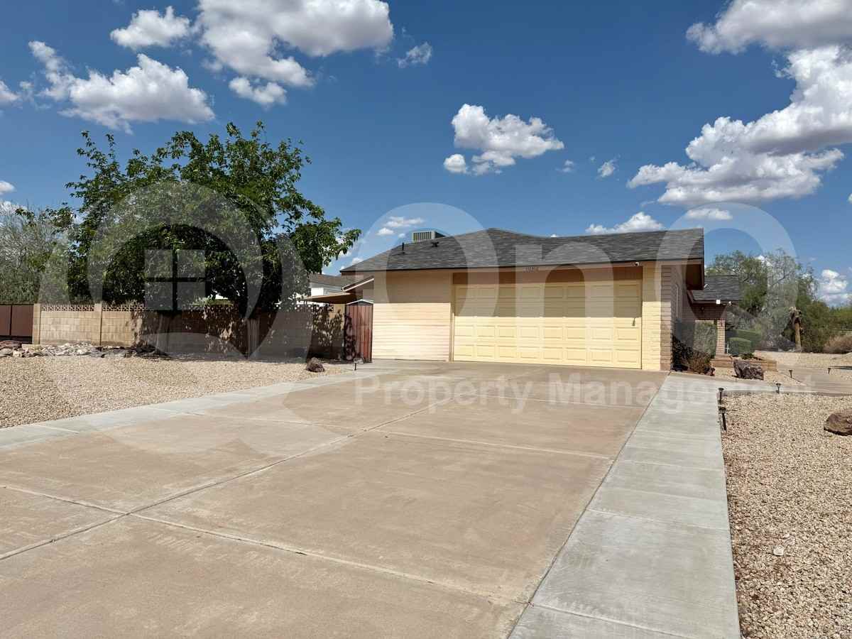10312 E Cactus Rd - Photo 4 of 28