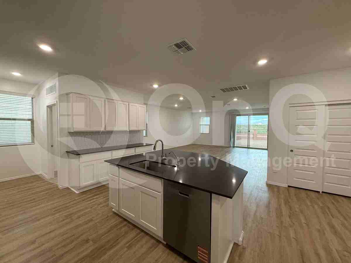 12152 E Morris Carson Dr - Photo 6 of 34