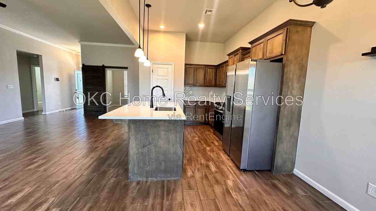 7724 Windstone Dr - Photo 6 of 31