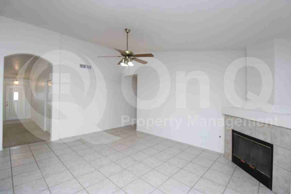 4522 E Muriel Dr - Photo 5 of 19