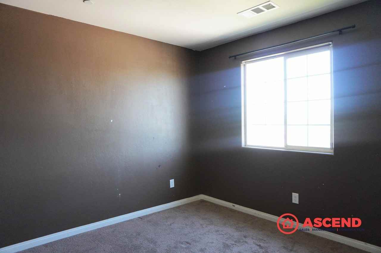 6907 Englefield Dr - Photo 4 of 7