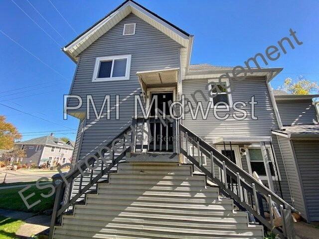 447 E Jefferson St #3 - Photo 3 of 24