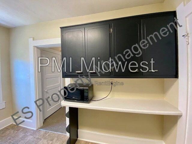 447 E Jefferson St #3 - Photo 7 of 24