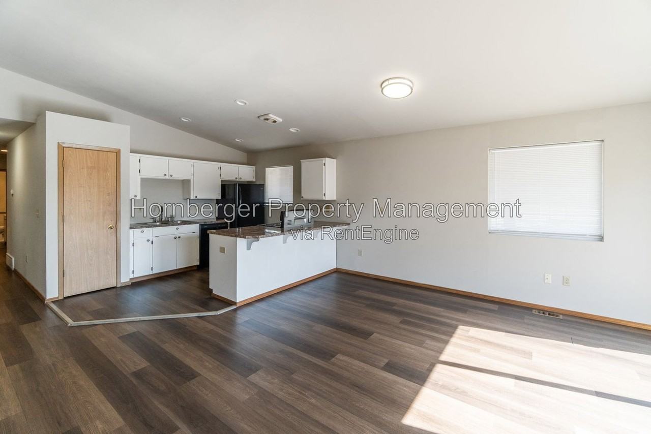 1501 N Regal St #1501 - Photo 3 of 18