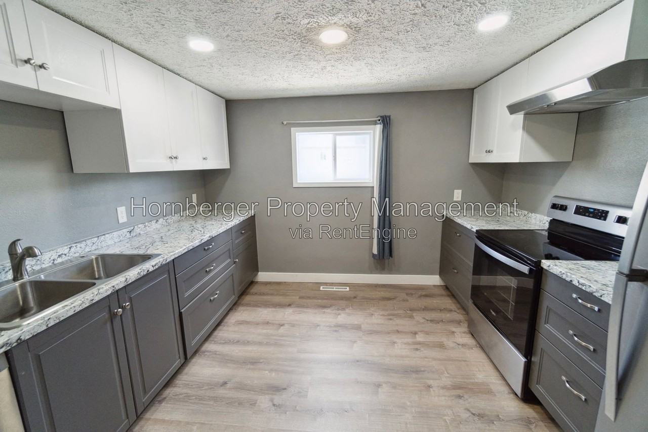 2702 W Boone Ave - Photo 2 of 19