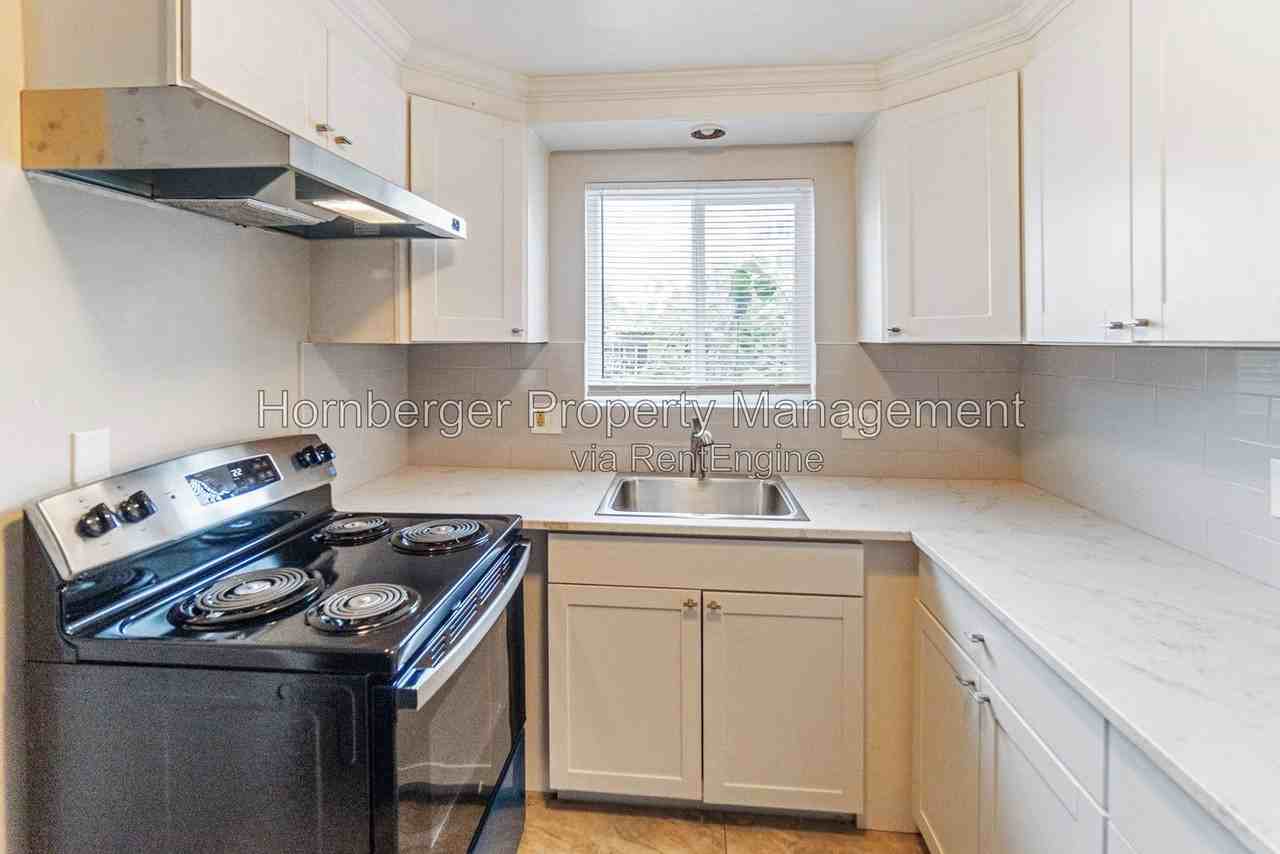 2009 E Desmet Ave - Photo 2 of 16