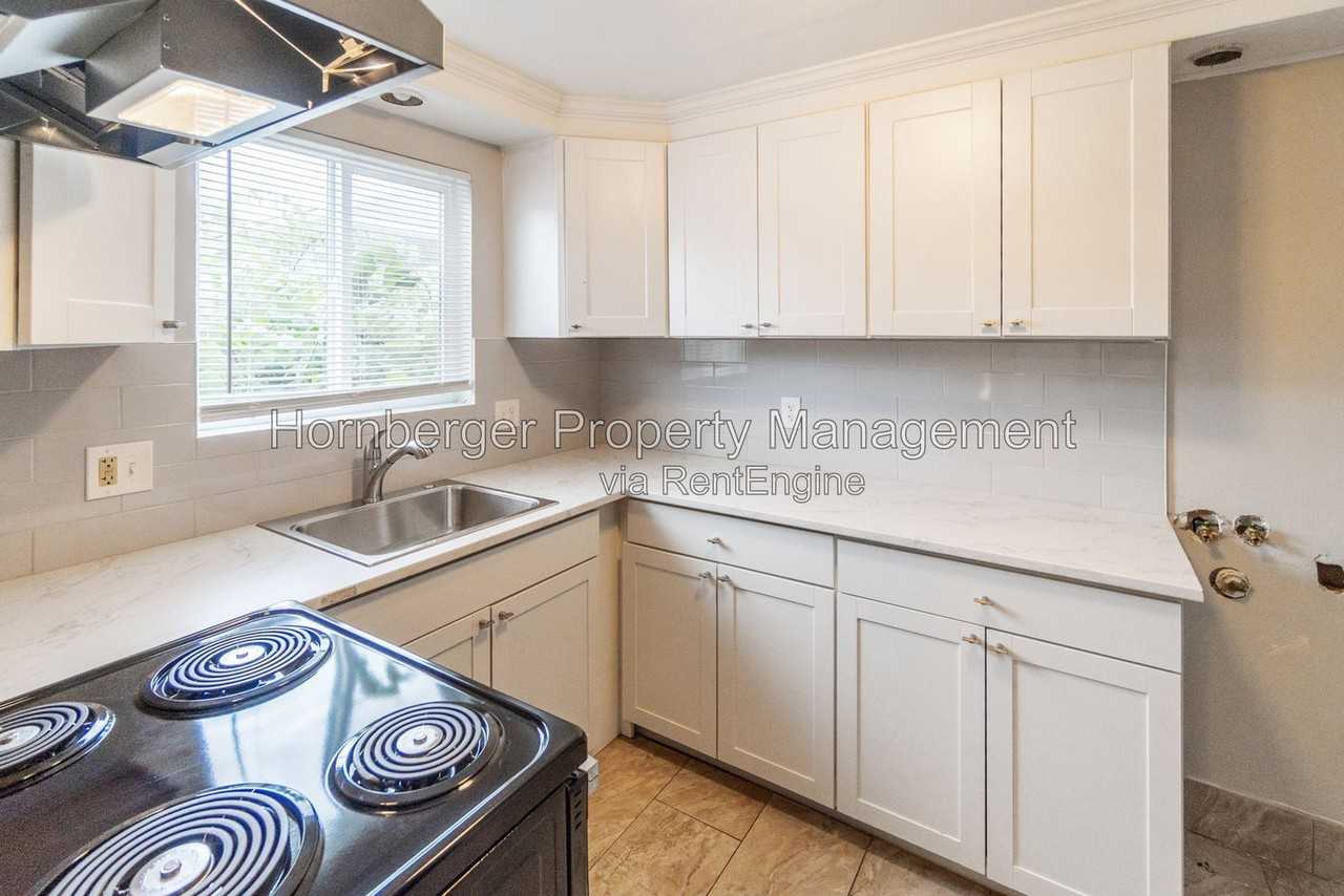 2009 E Desmet Ave - Photo 4 of 16