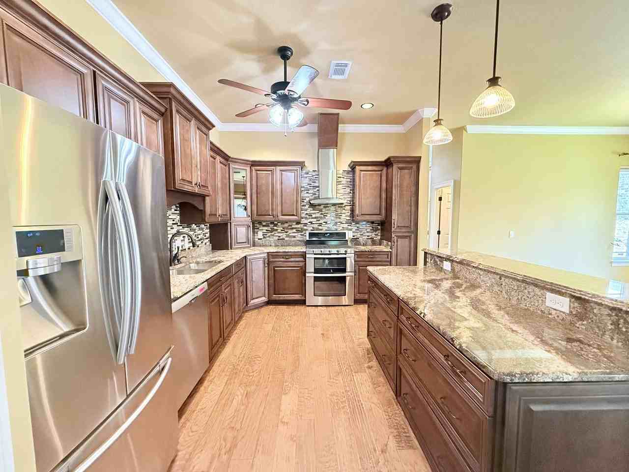 2610 Caldwell Cir - Photo 6 of 23