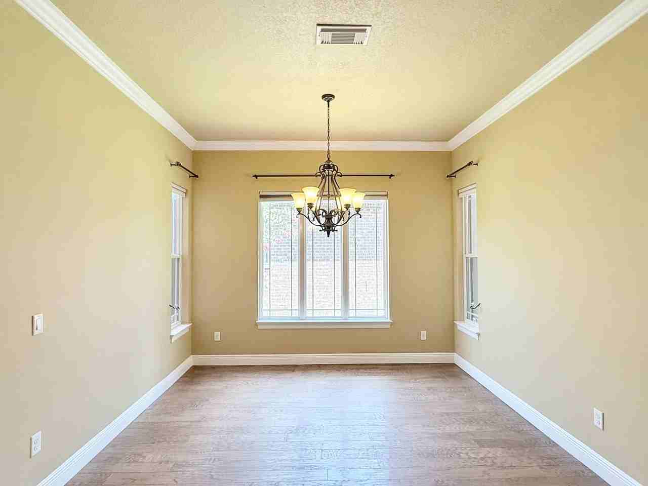 2610 Caldwell Cir - Photo 7 of 23