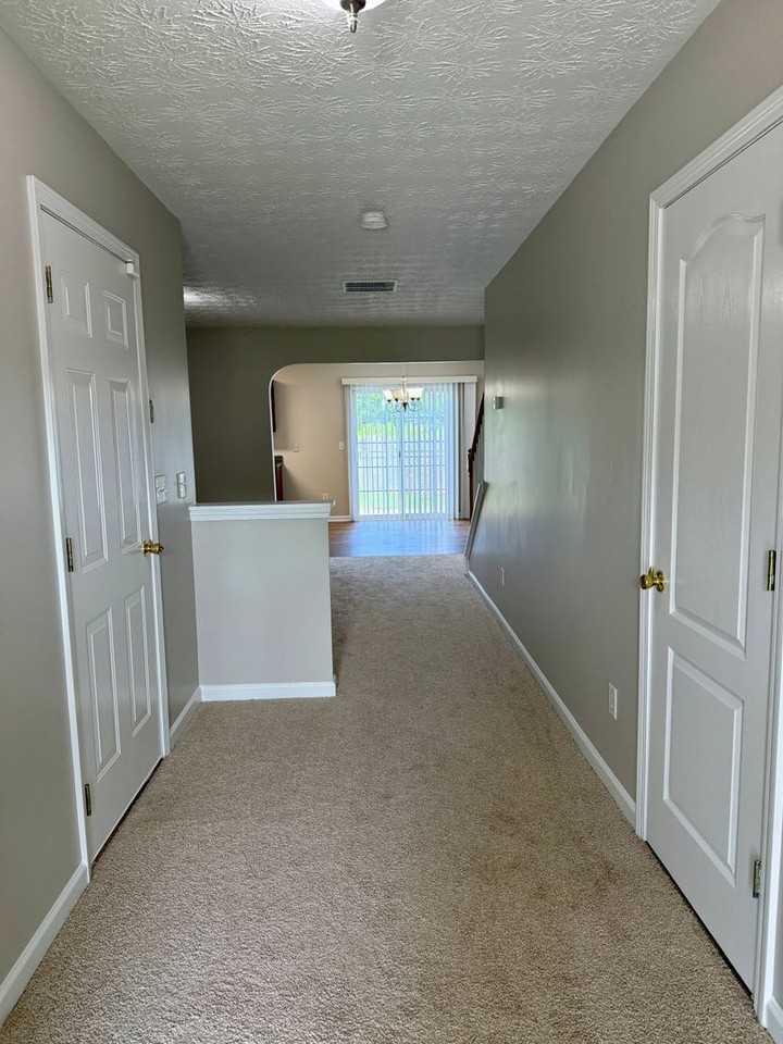 752 Georgetown Ct - Photo 2 of 28