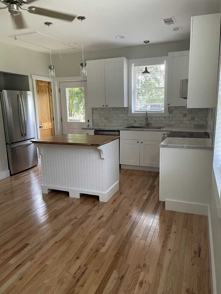 32 Oak St Ne #NA - Photo 2 of 10