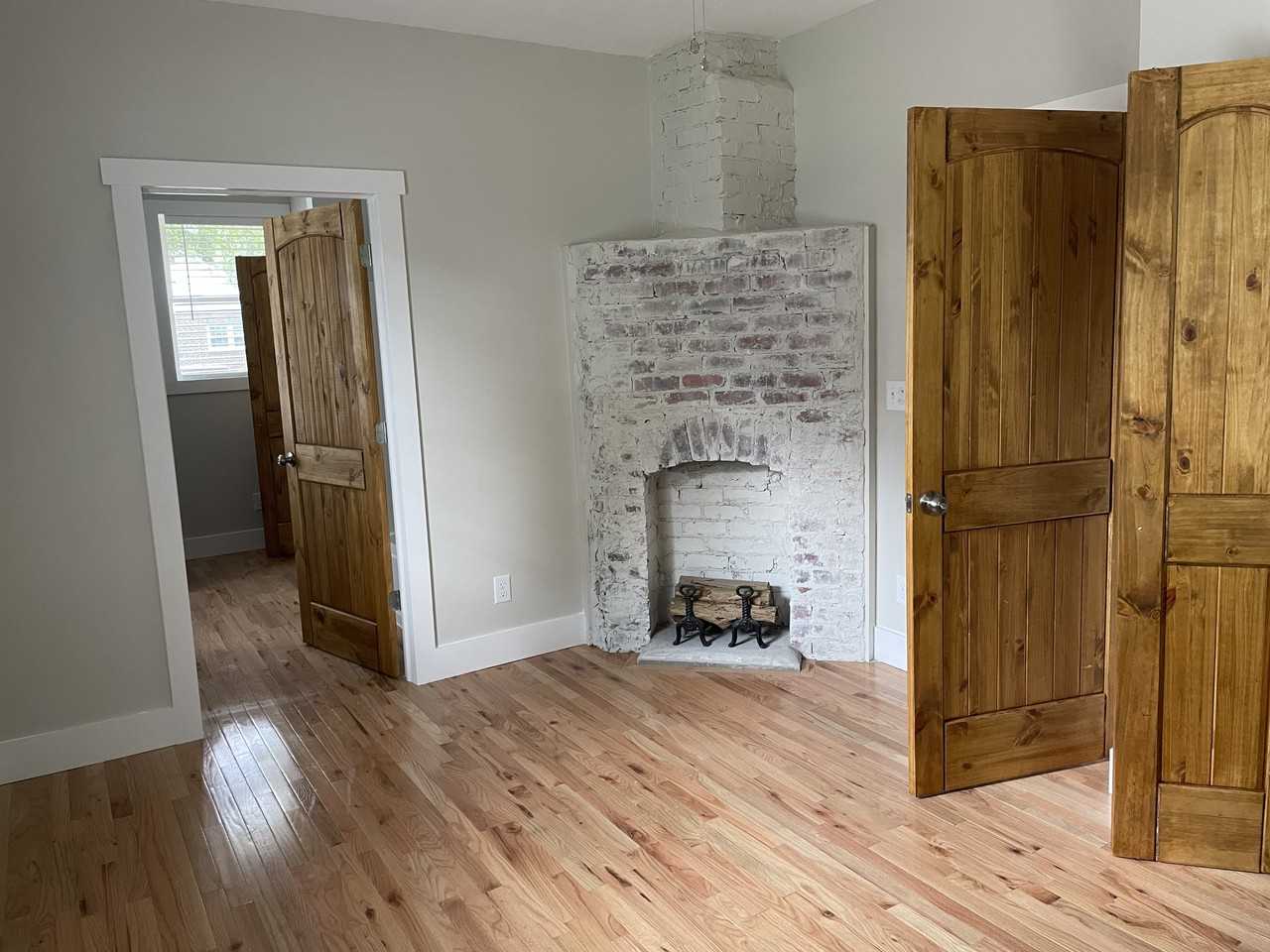 32 Oak St Ne #NA - Photo 4 of 10