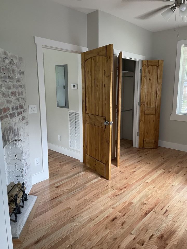 32 Oak St Ne #NA - Photo 5 of 10