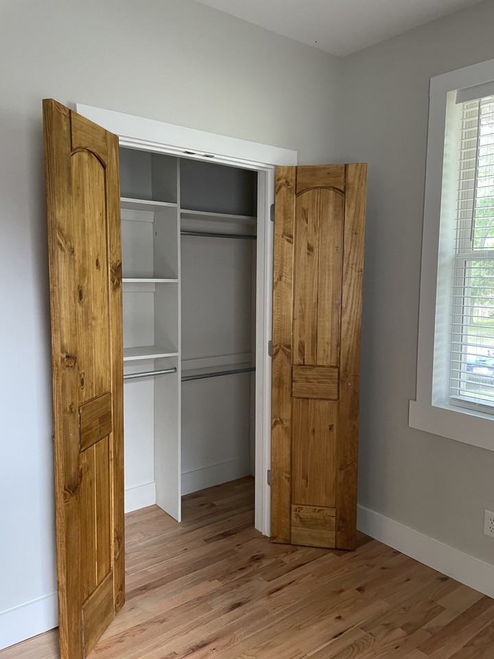 32 Oak St Ne #NA - Photo 6 of 10