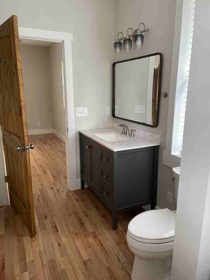 32 Oak St Ne #NA - Photo 7 of 10