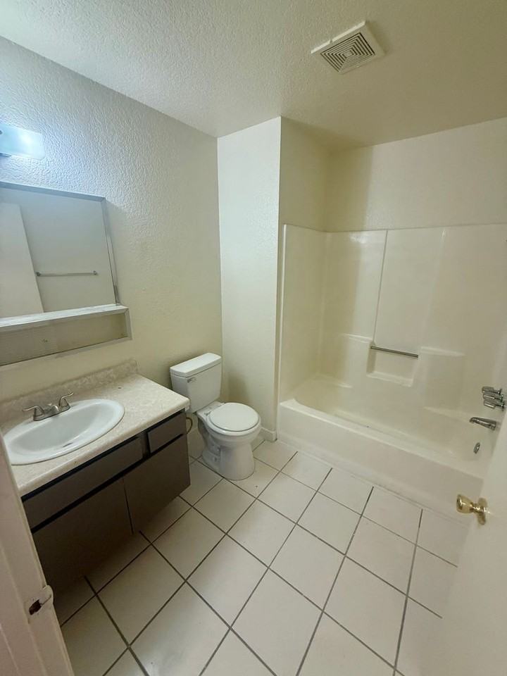 Agua Caliente Apartments - Photo 4 of 7