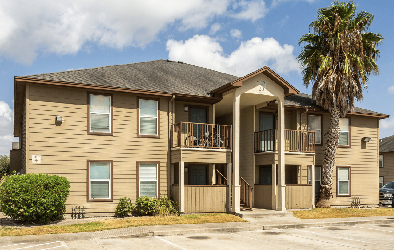 Cimarron Court Apartments - Photo 2 of 14