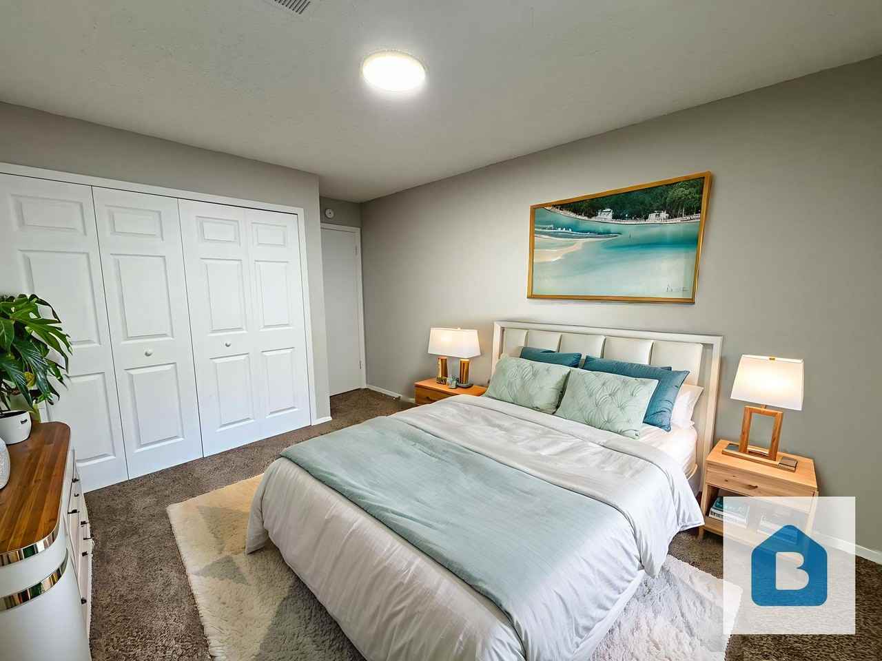 1326 Holland Park Blvd - Photo 4 of 6