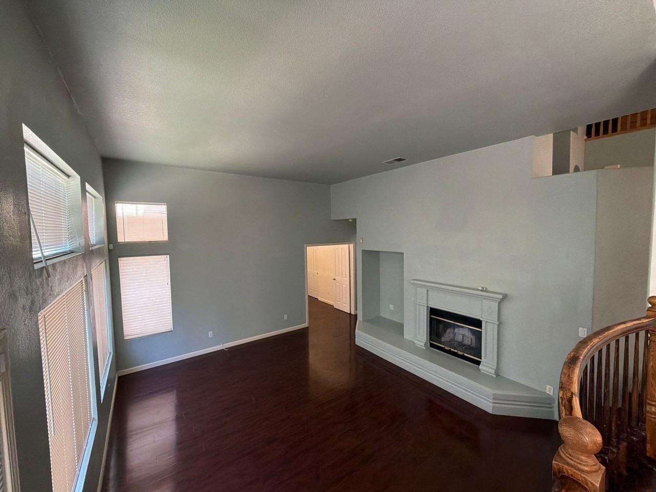 709 Black Oak Way - Photo 4 of 30