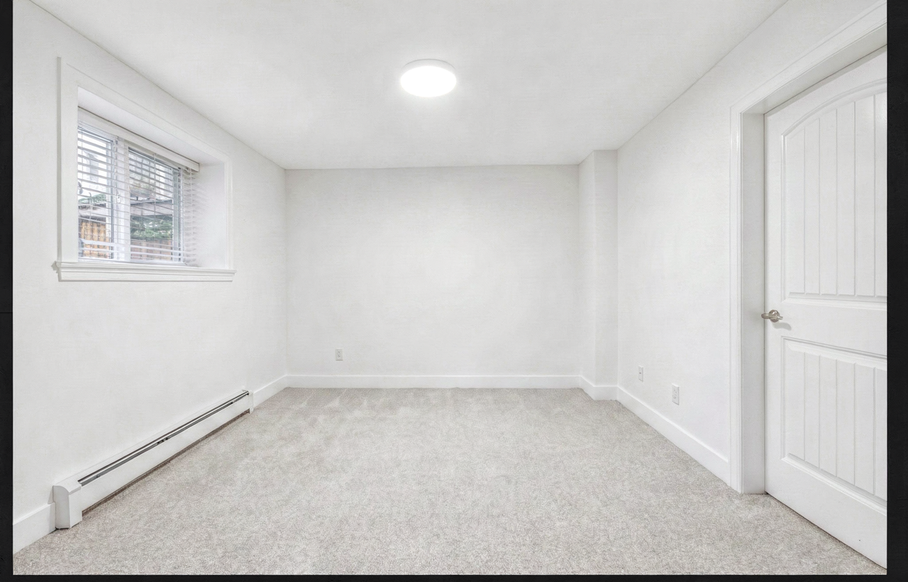 14086 68 Avenue #2 Bedroom - Photo 7 of 9