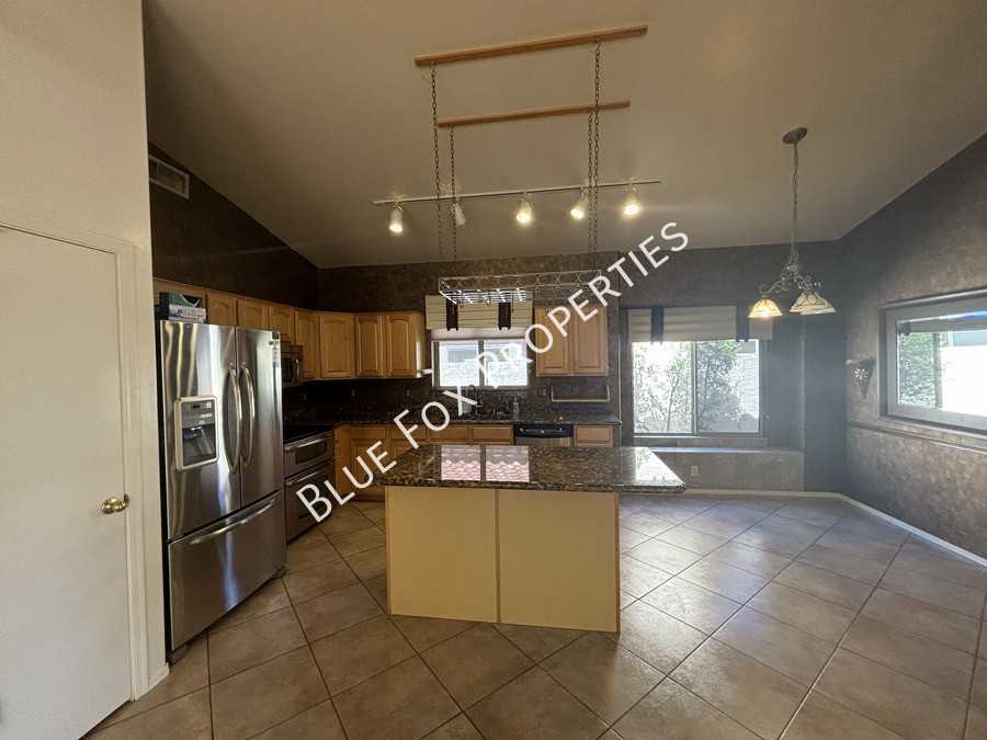 9511 E Briana Ln - Photo 3 of 26