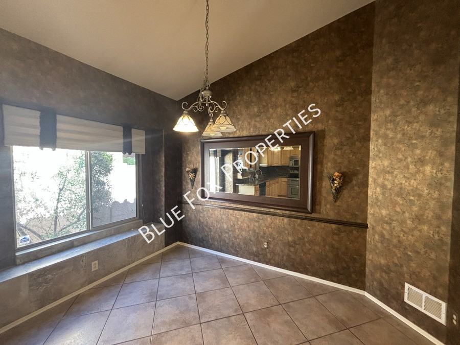 9511 E Briana Ln - Photo 6 of 26