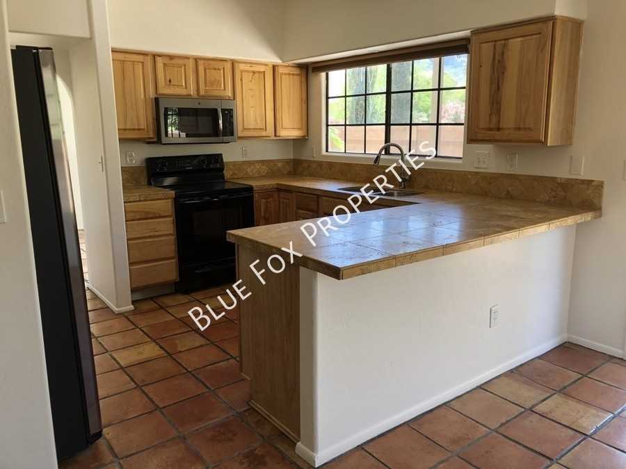 759 W Clear Creek Way - Photo 2 of 29
