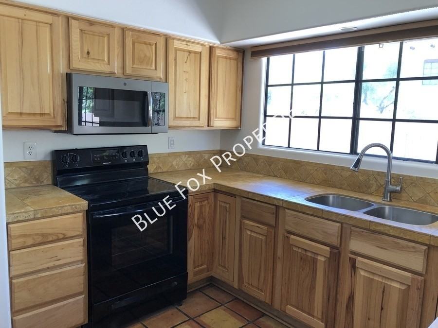 759 W Clear Creek Way - Photo 3 of 29