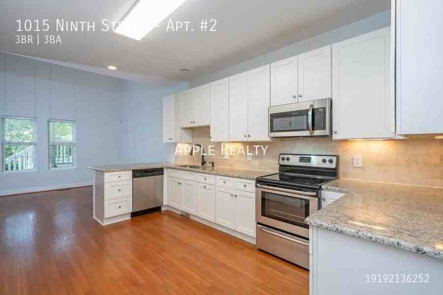 1015 9th St #2