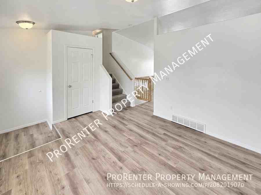 4409 S 900 W - Photo 4 of 25