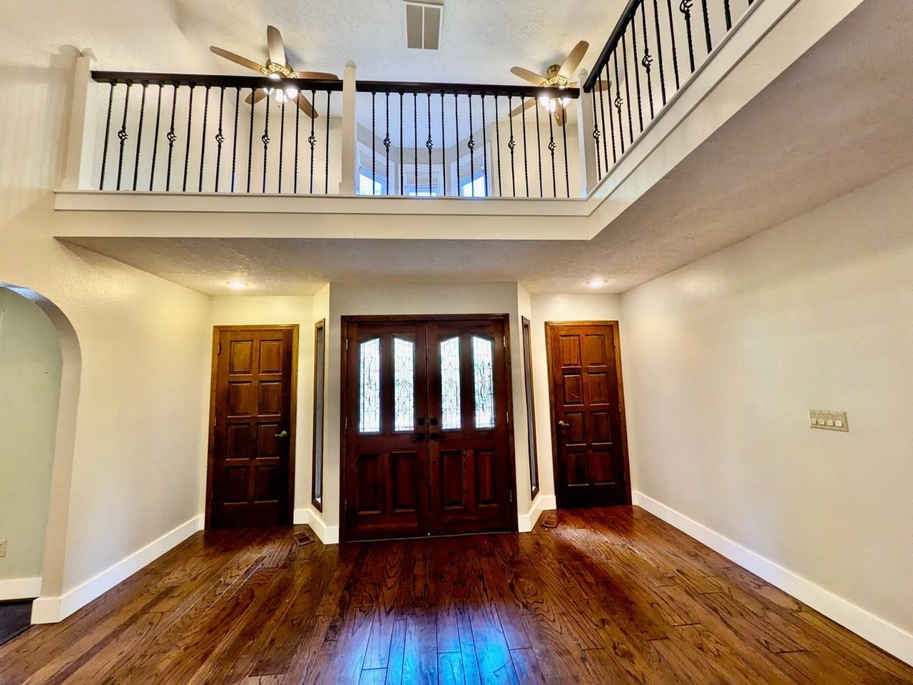 18132 Westview Dr - Photo 6 of 50