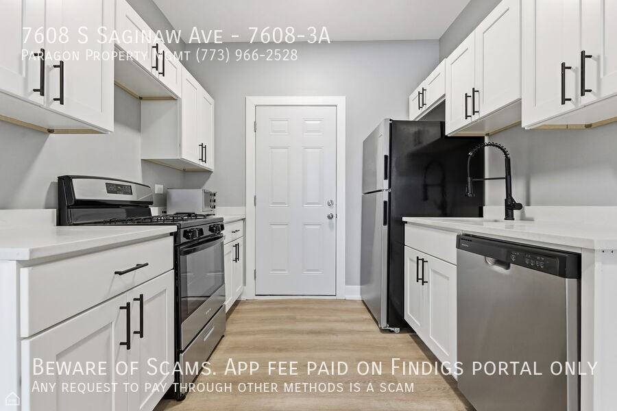 7608 S Saginaw Ave #7608-3A - Photo 7 of 14