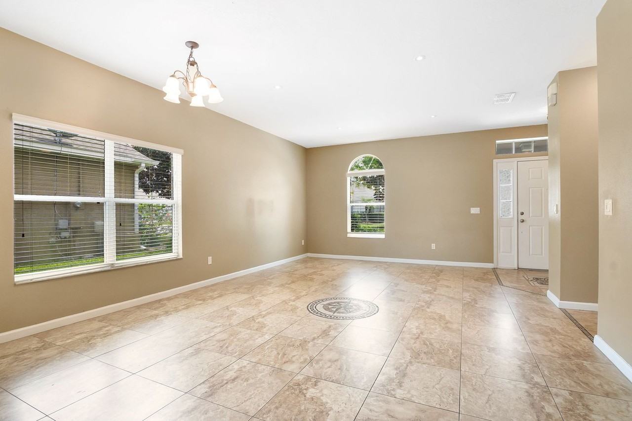10706 Cypress Trail Dr - Photo 3 of 24