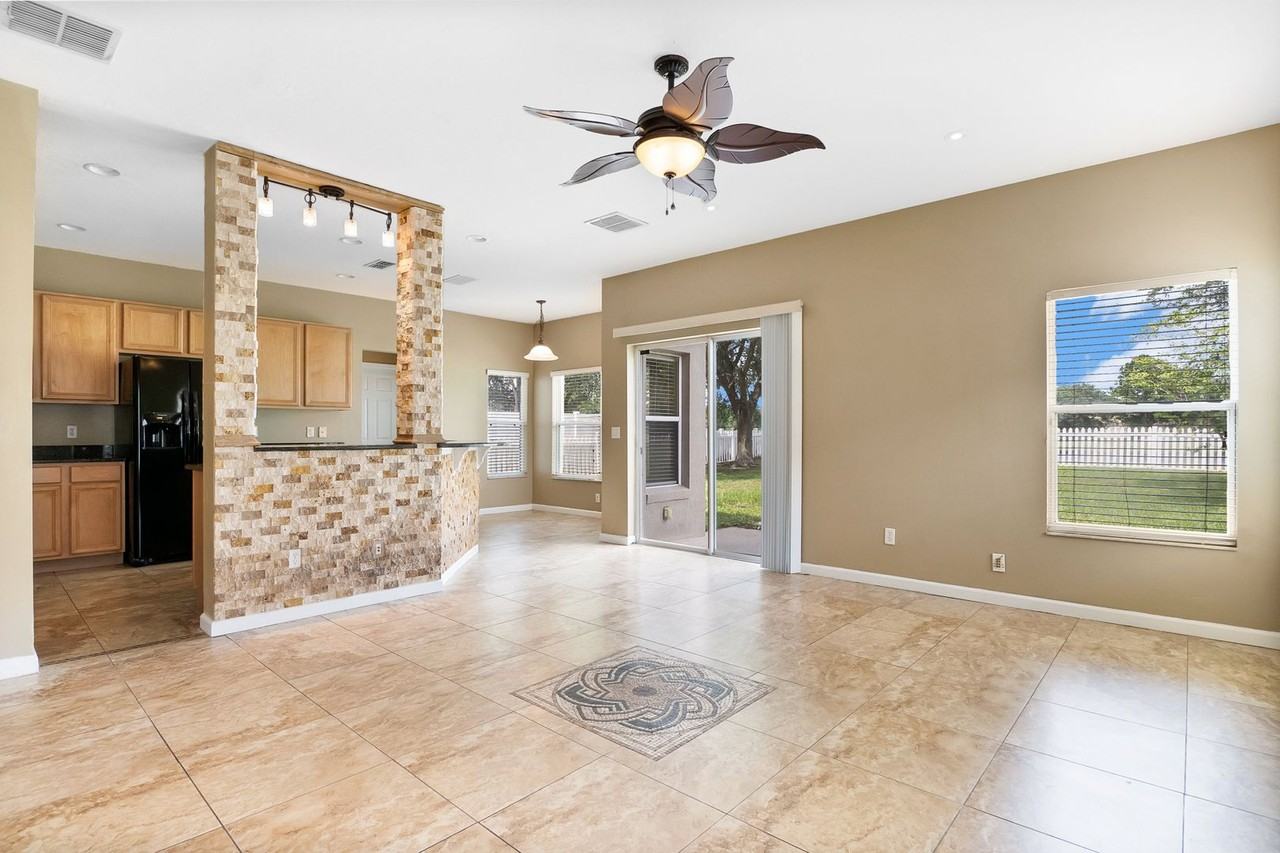 10706 Cypress Trail Dr - Photo 4 of 24