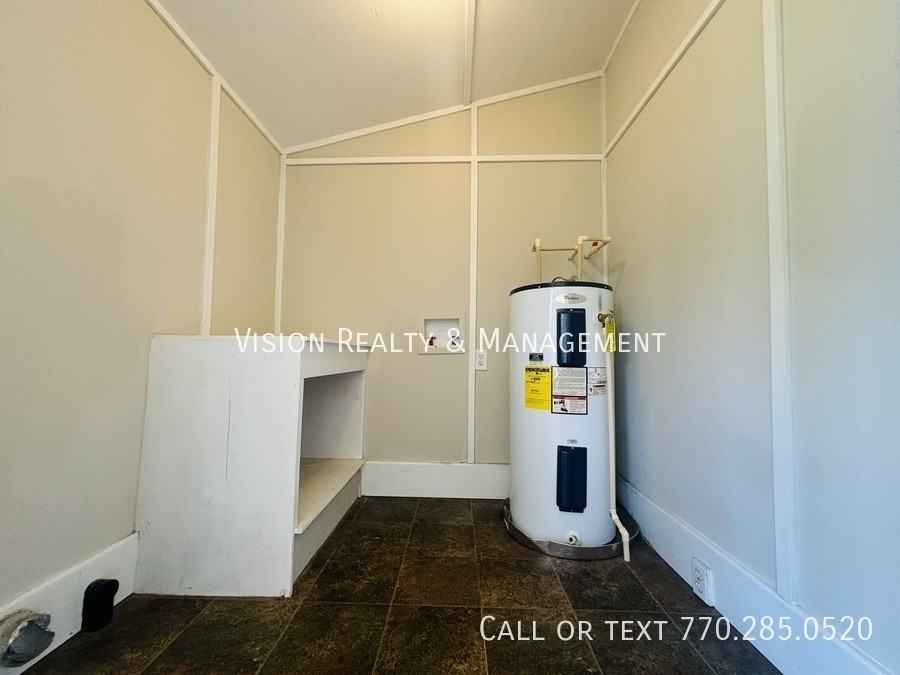 538 Old Airport Rd - Photo 7 of 18