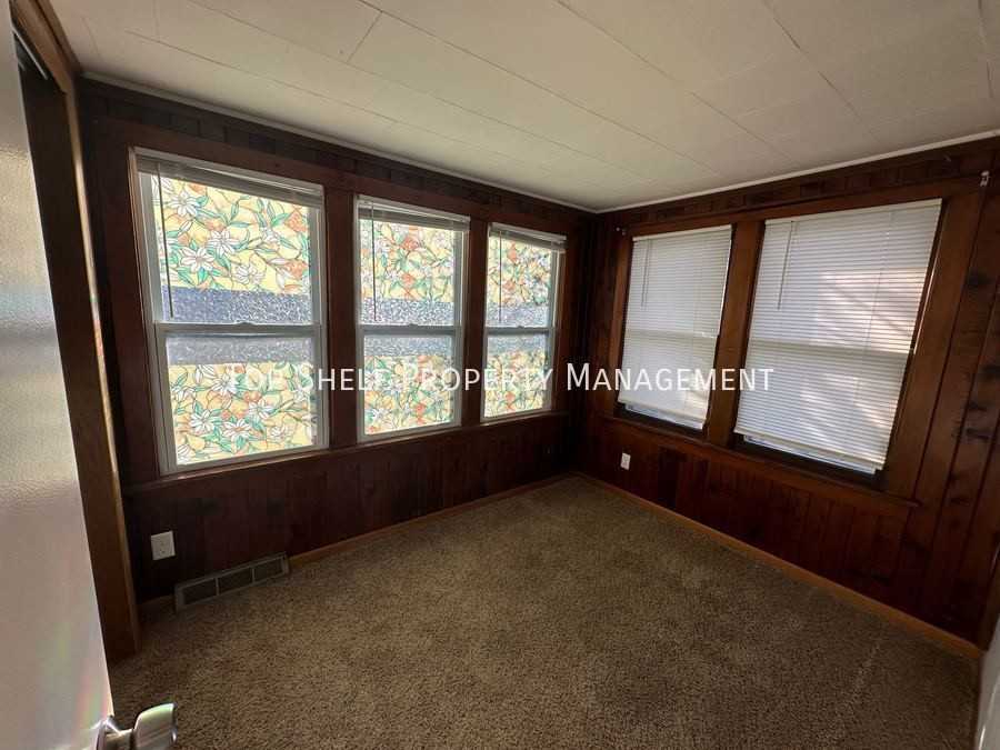 2319 E 40th Ct - Photo 7 of 11