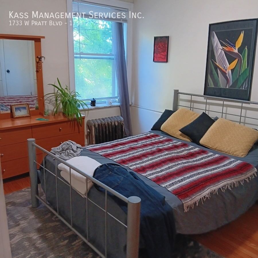 1733 W Pratt Blvd #1733-2 - Photo 3 of 6