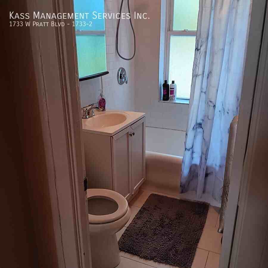 1733 W Pratt Blvd #1733-2 - Photo 4 of 6