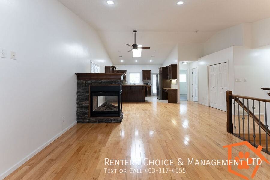 228 Mt Sunburst Pl W - Photo 3 of 19