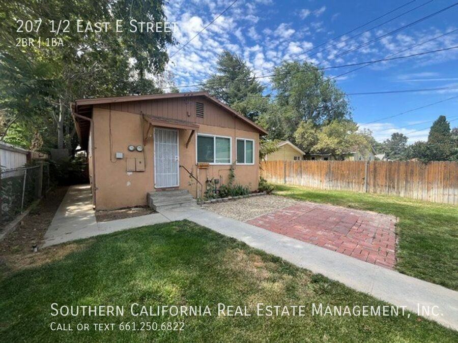 207 1/2 E E St - Photo 2 of 15