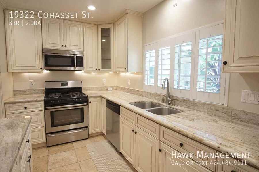 19322 Cohasset St - Photo 7 of 50
