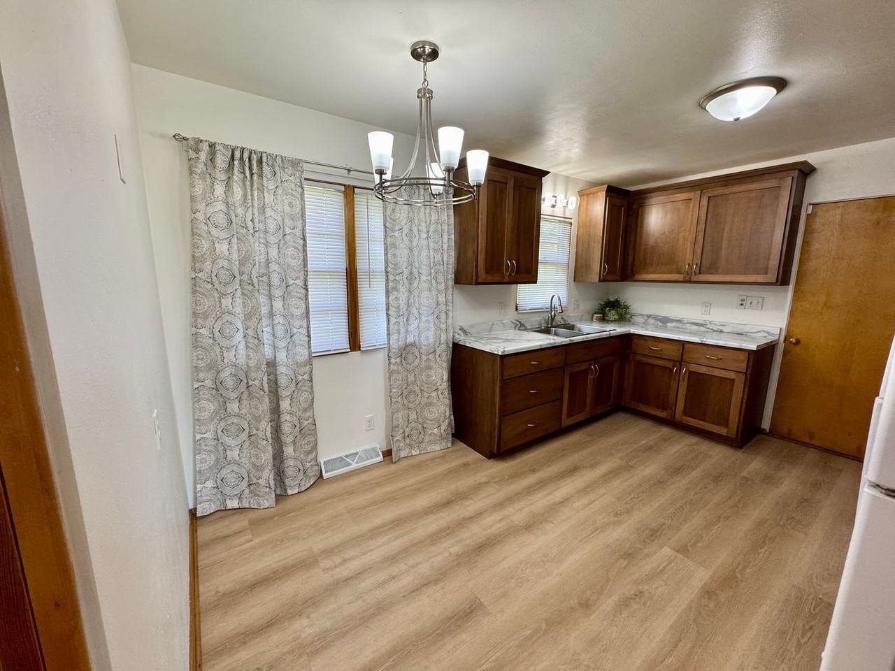 900 Cataract Ave