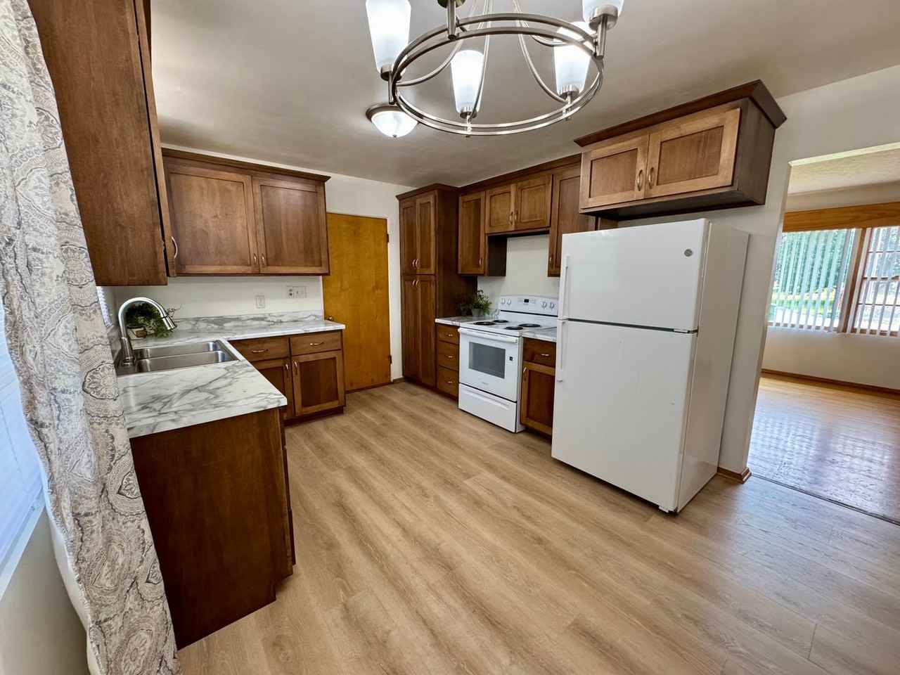 900 Cataract Ave - Photo 2 of 20