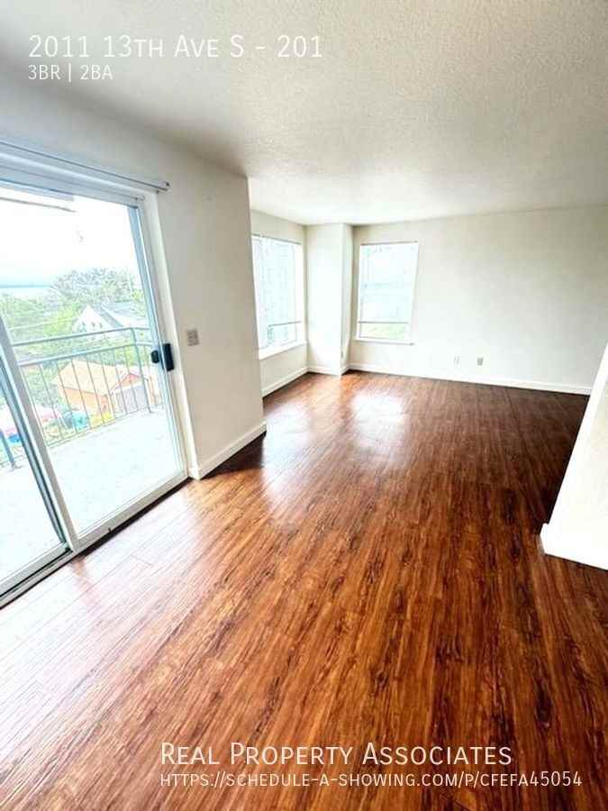 2011 13th Ave S #201 - Photo 5 of 16